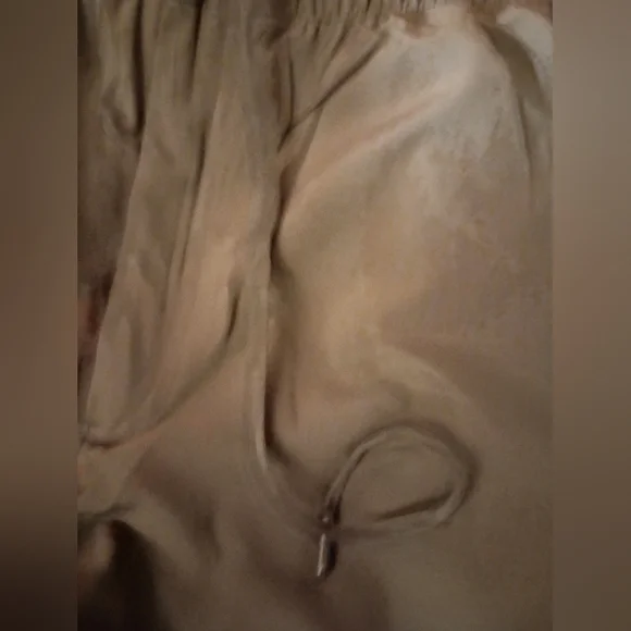 NWT Olive Green High Rise Cargo Pants for Women - Relaxed Fit - Picture 7 of 16